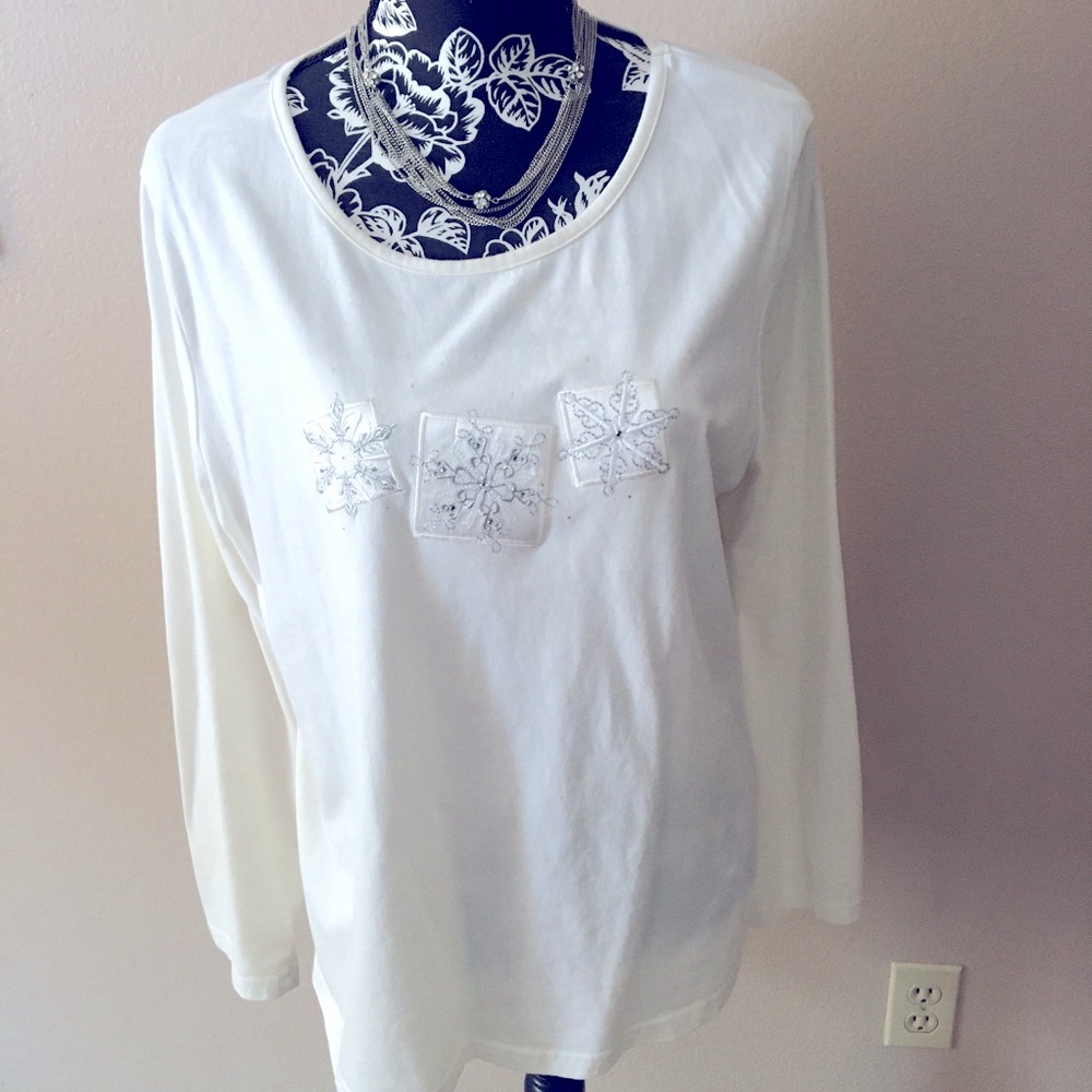 BRECKENRIDGE XL SNOWFLAKES & RHINESTONES OFF WHITE COTTON-POLY LONG SLEEVE TEE